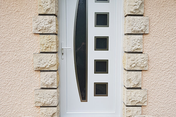 Comment nettoyer une porte d'entrée en PVC ?