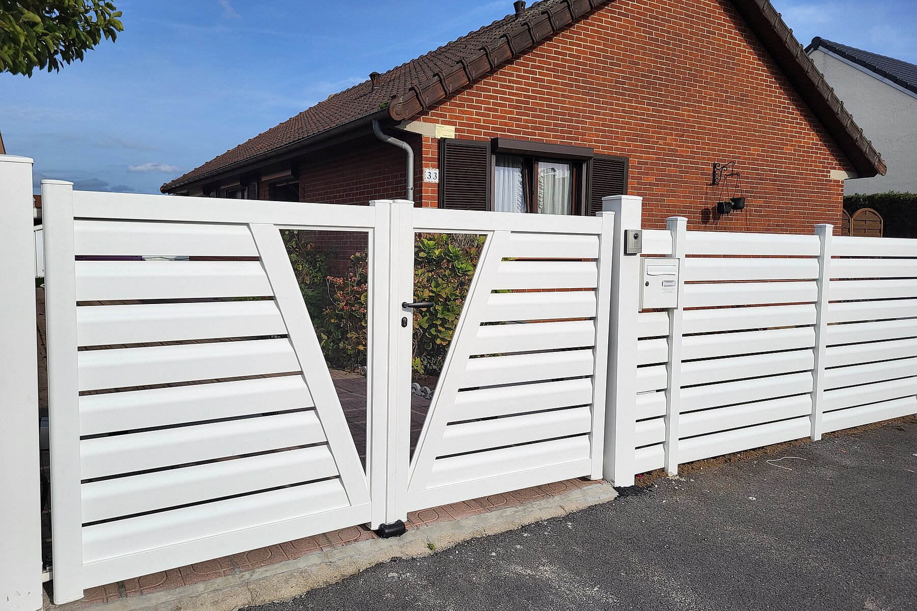 Vignette Portail Aluminium Contemporain
