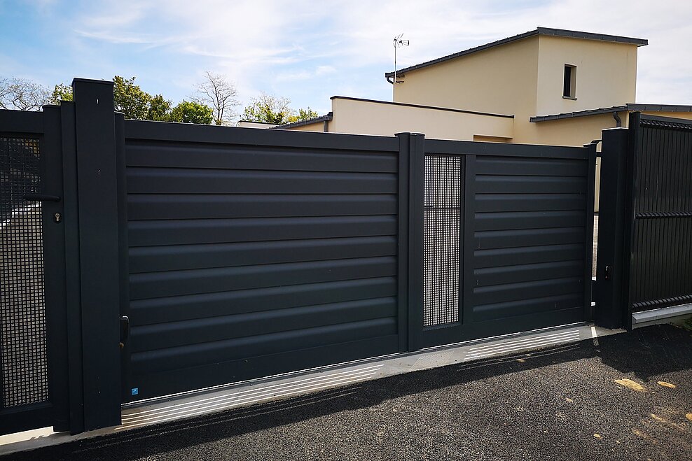 Portail Aluminium Contemporain