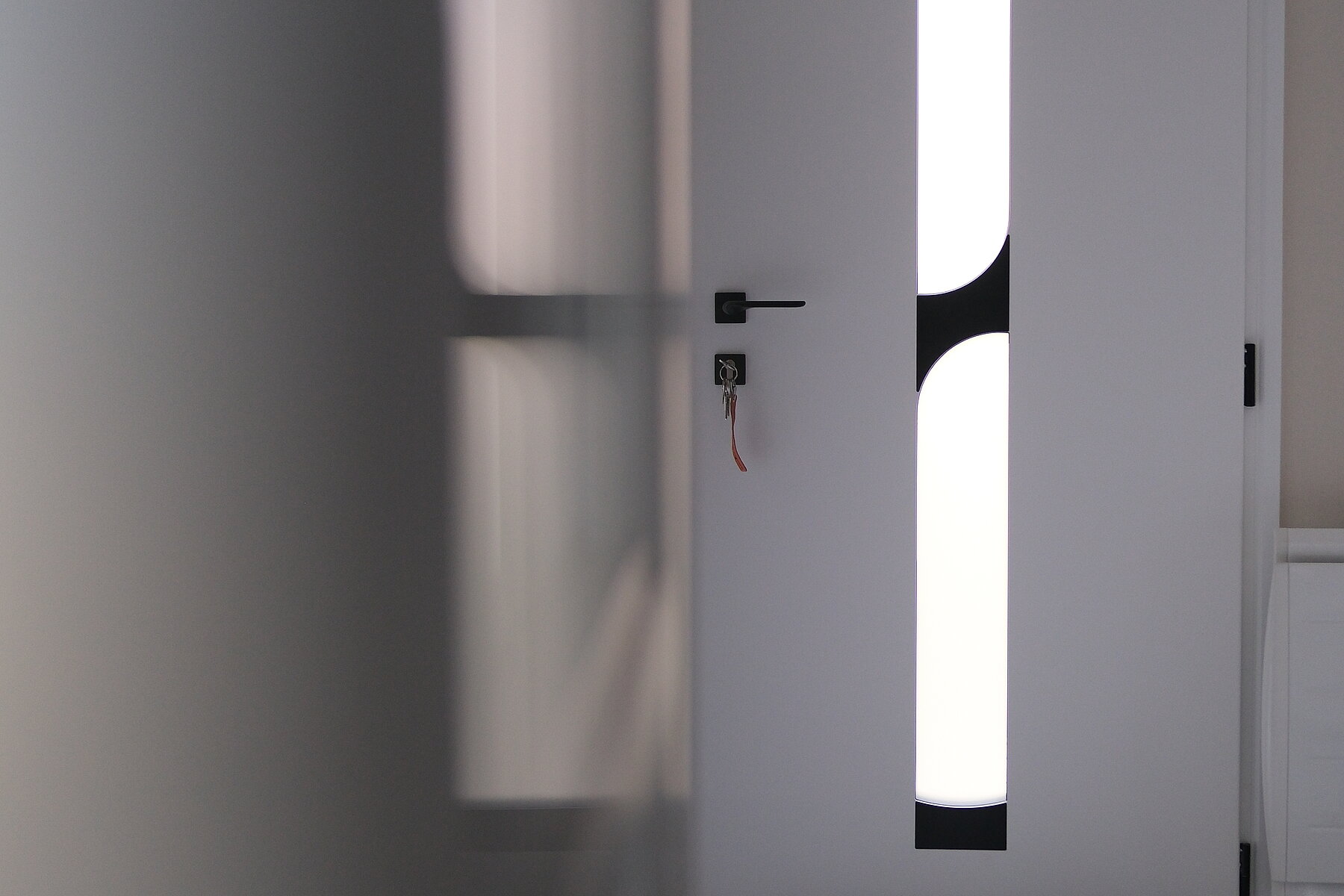 Vignette Porte d'entrée Aluminium Cadre Noir ligne Art Déco et Eclipse