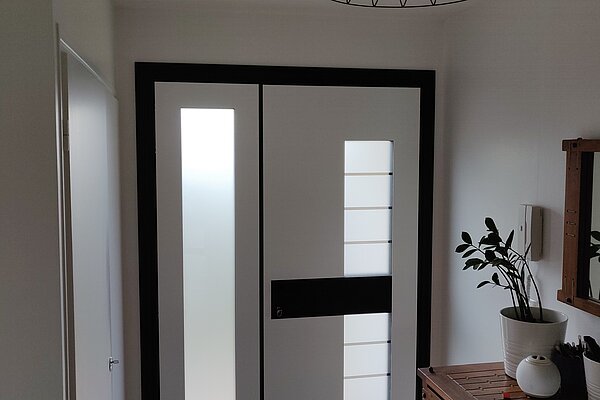 Comment choisir la bonne largeur pour une porte d'entrée ?