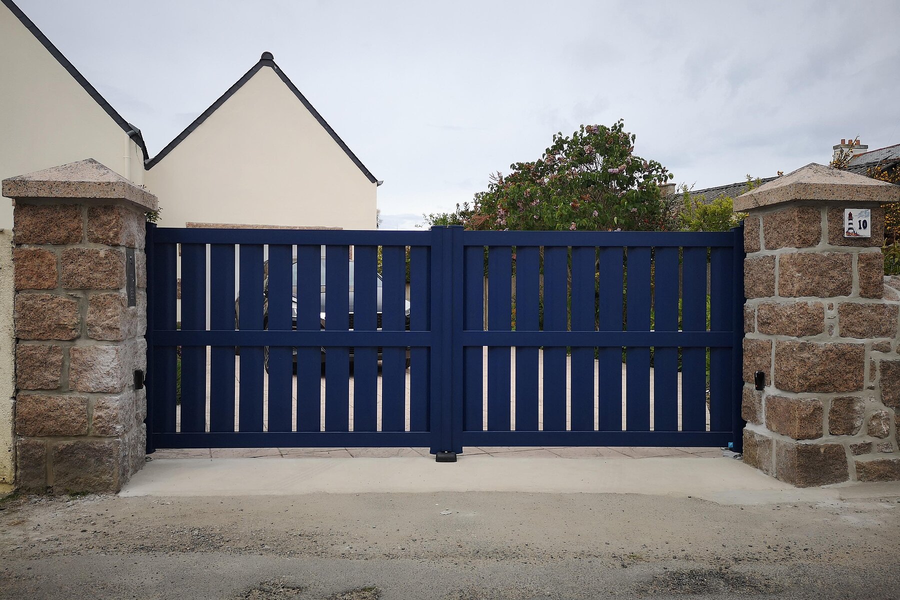 Vignette Portail Aluminium Contemporain