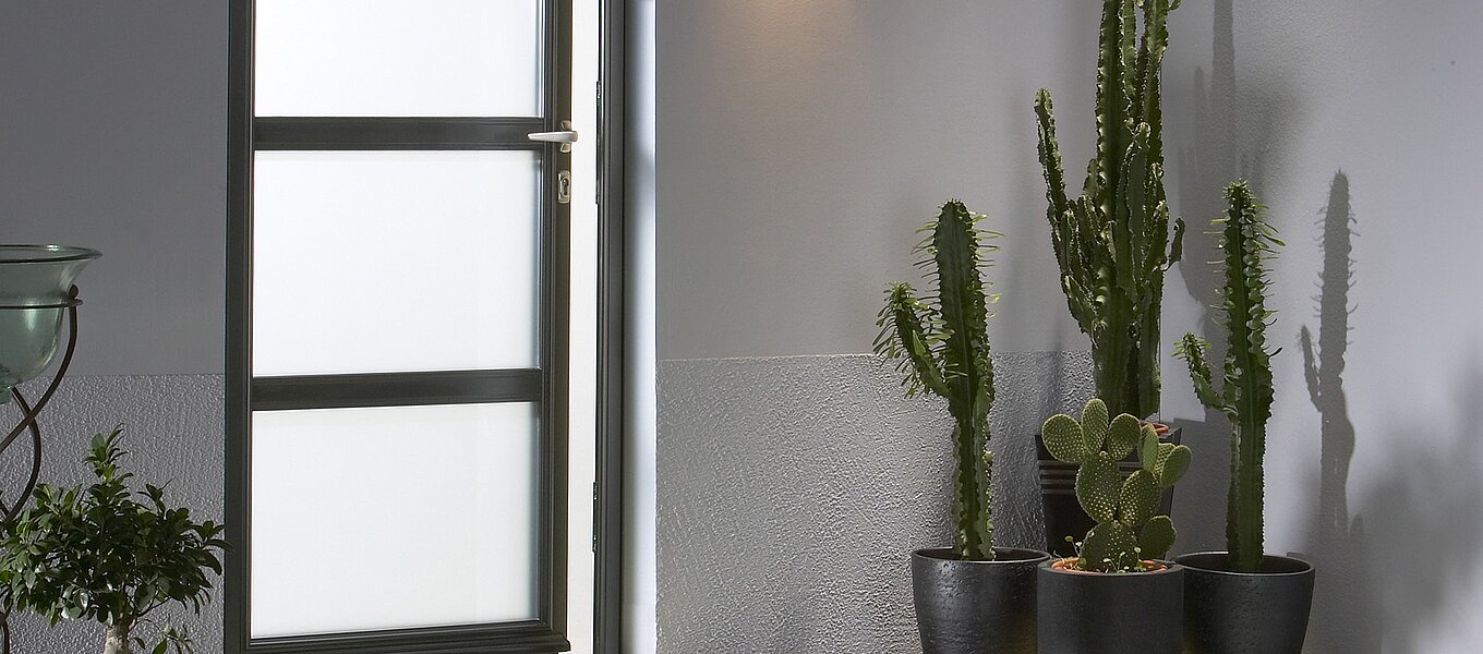 Illuminez votre intérieur grâce à une porte d’entrée vitrée