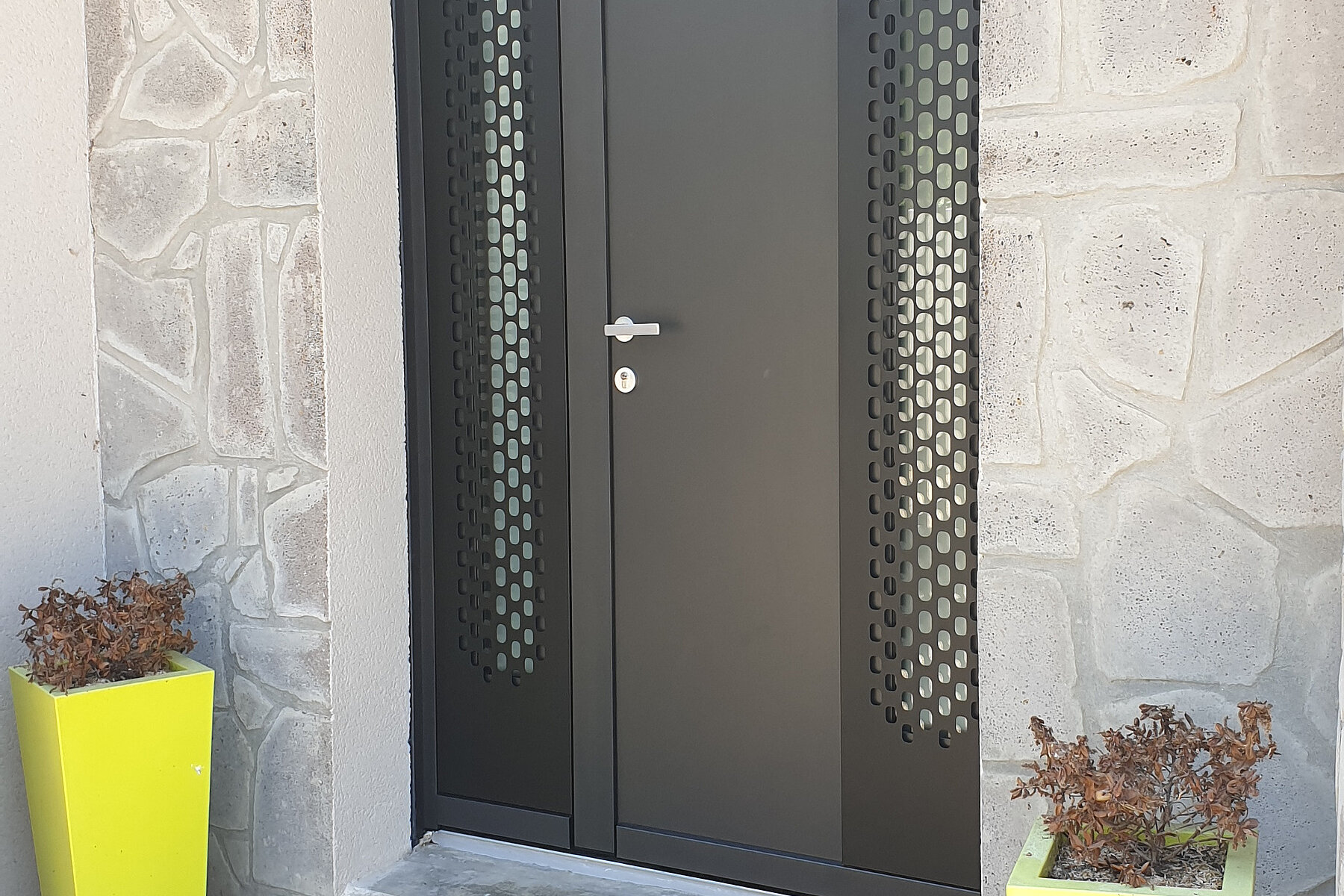 Vignette Porte d'entrée Aluminium Cadre Noir ligne Luma A