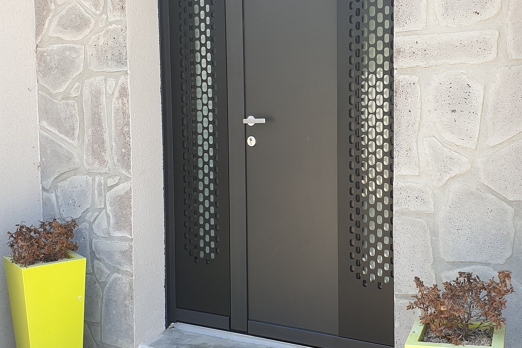 Vignette Porte d'entrée Aluminium Cadre Noir ligne Luma B