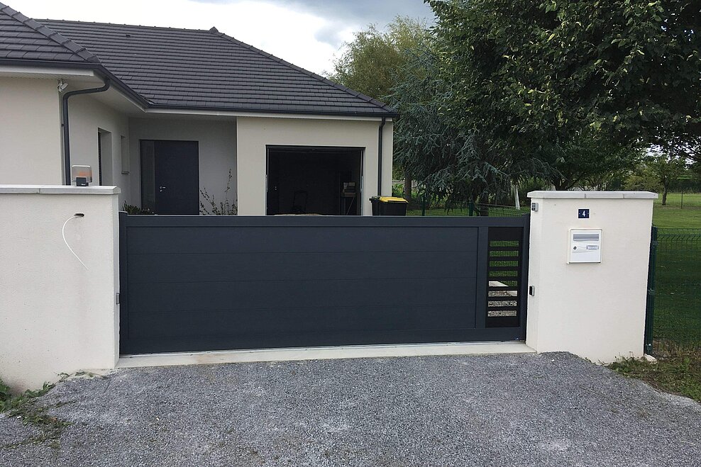 Portail Aluminium Contemporain