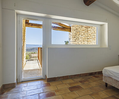 porte fenetre vu interieur fermée