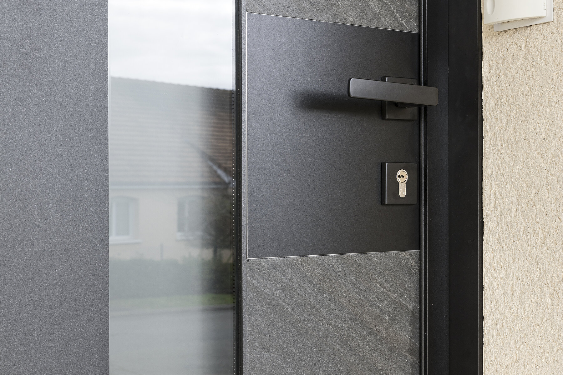 Vignette Porte d'entrée Aluminium Cadre Noir ligne Minéral