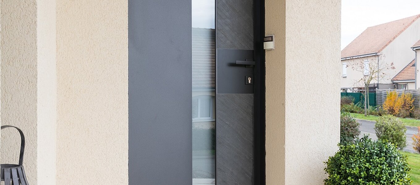 Faire le bon choix avec une porte d’entrée en alu pour une maison moderne